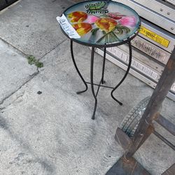 Excellent Condition, Beautiful Decorative Patio Table
