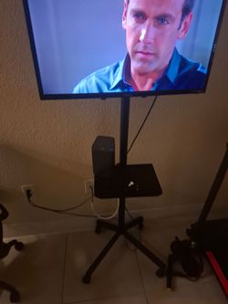 Westinghouse Roku Smart TV with Rolling