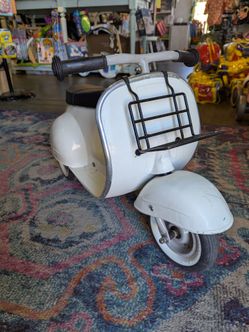Amboss hand-made toddler kids ride on metal vespa style scooter