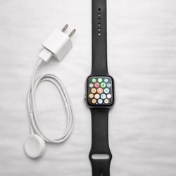 Apple Watch Series 4 44mm (GPS + Cellular) + Charger