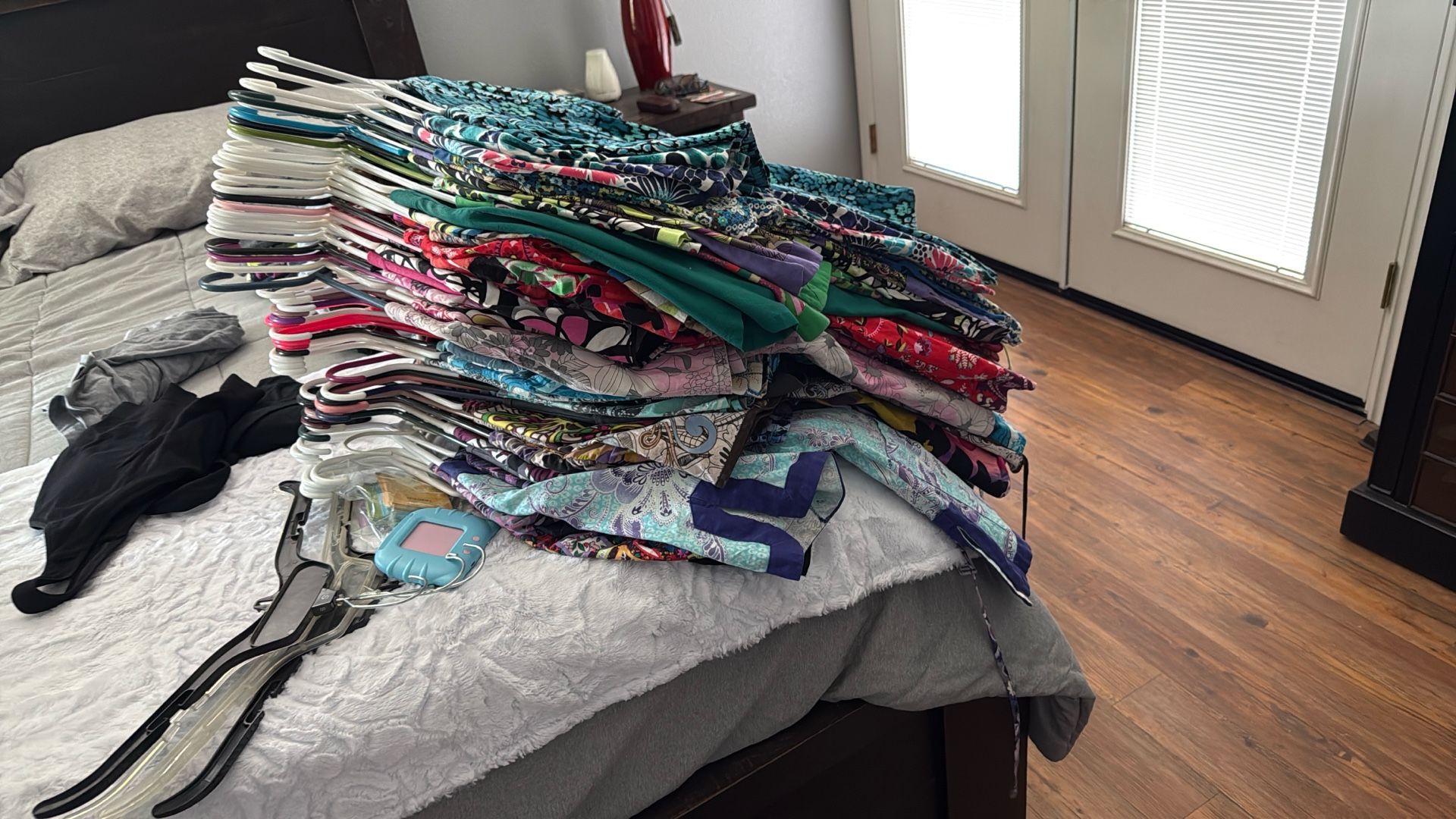 SCRUB TOPS