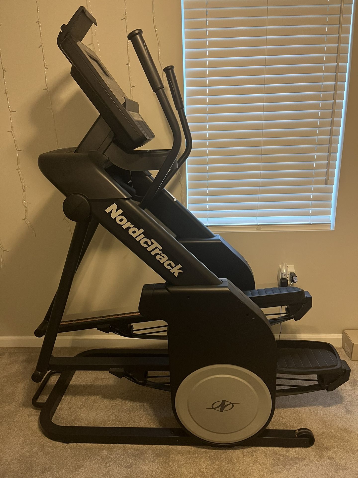 NordicTrack Free stride Trainer FS5i Elliptical
