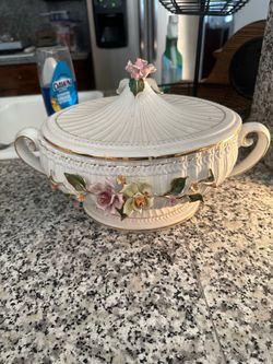 Vintage Capodimonte-Style Floral Porcelain Soup Tureen with Lid