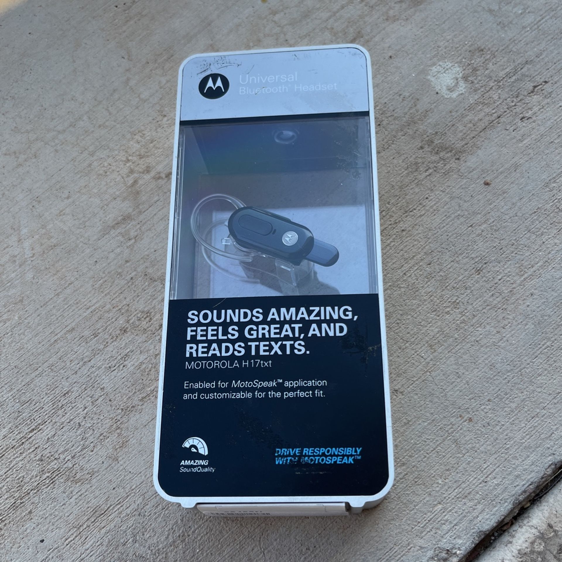 Motorola H17txt Bluetooth Headset with MotoSpeak
