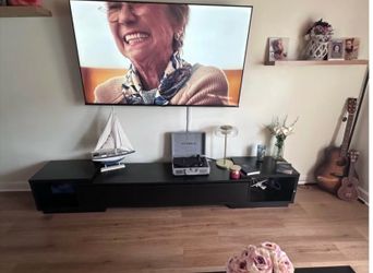 Extendable TV Stand