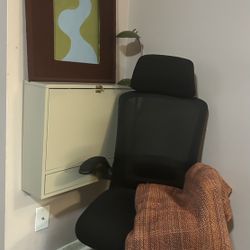 Desk chair