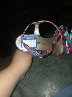 Ermosas sandalias usada una vez