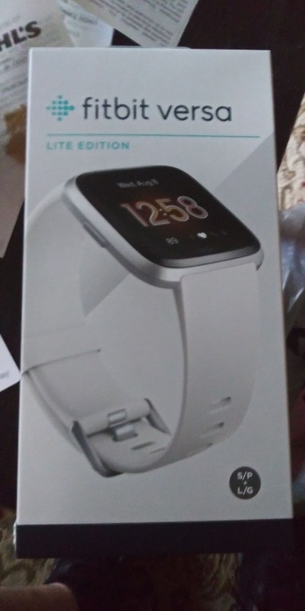 fitbit versa box