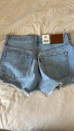 Women’s Levi’s shorts size 27 never worn with tags