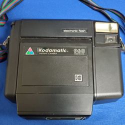 Vintage Kodak Kodamatic 930 Instant Camera, HS144-10 Film Untested