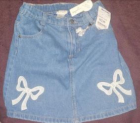 New Skirt size 7/8
