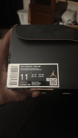 Air Jordan 1 Mid SE