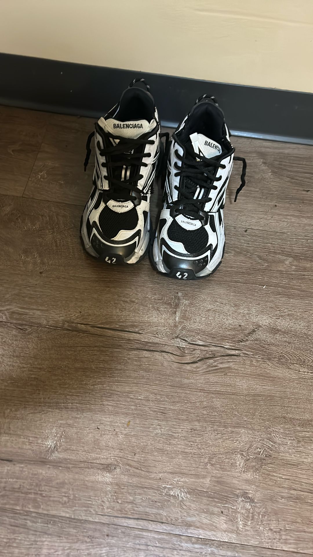Balenciaga Runner Size 42