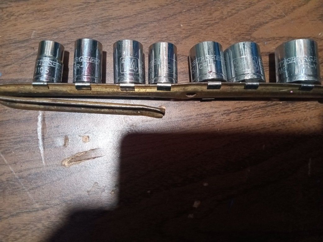 Pittsburgh Sockets & 18 Inch Prybar Tool's Tool