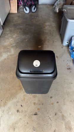 Trash can