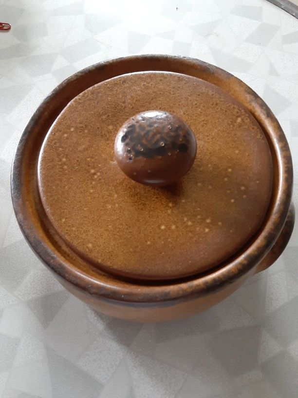 McCoy 1421 Made In The USA Pottery Beanpot