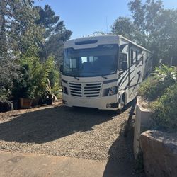 2019 FR3 32D! Sleeps 10! **Motivated To Sell! 