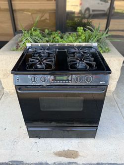 Black Maytag Slide in stove
