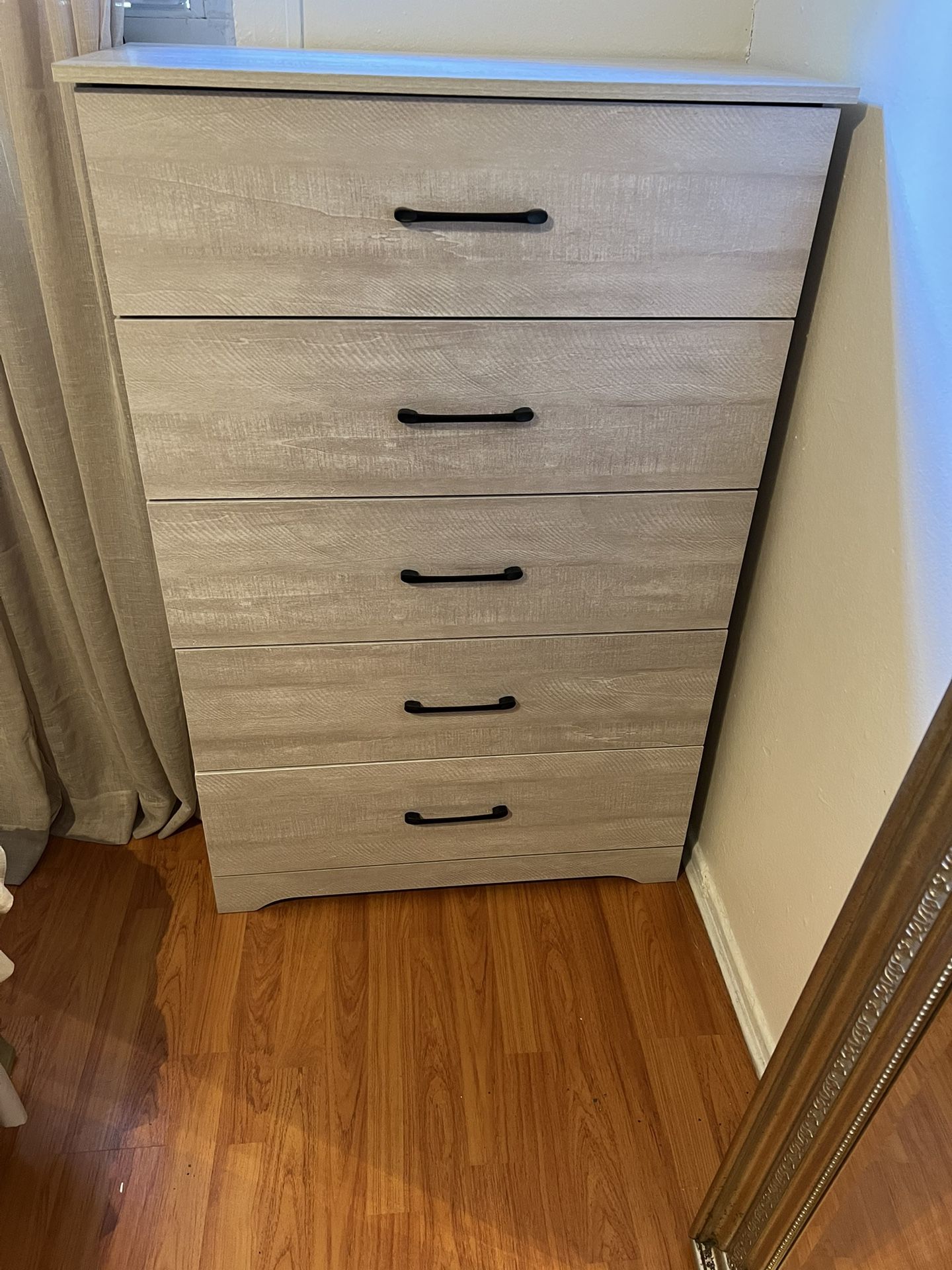 Light grey Dresser