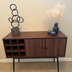 Entry Table / Bar Table