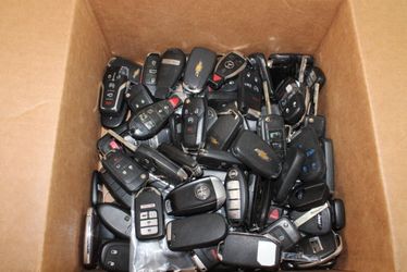 Car key Maserati key Toyota key fob Nissan key BMW key Mercedes Benz key Nissan key Dodge key Chevrolet key Volkswagen key Mazda key Ford key Kia key 