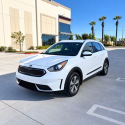 🚗 2019 Kia Niro Hybrid – $9,800 
