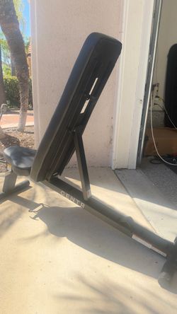 Centr Adjustable Weight Bench