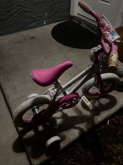 Kids bike with training wheels