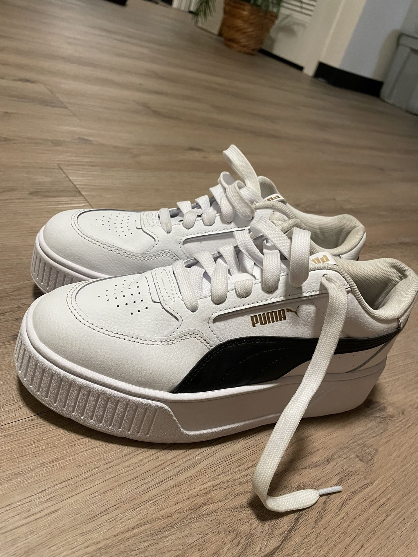 Women Puma Shoes