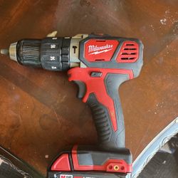 18v Milwaukee 1/2 “ Hammer Drill