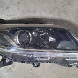 2015-2019 Toyota Sienna OEM Headlights