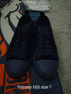 Tommy Hilfiger Low-Top Sneakers Size 7