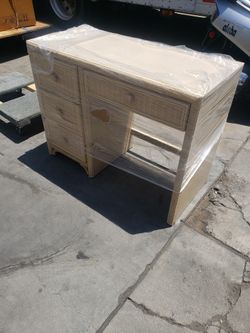 Office desk very good condition