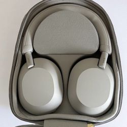  Sony -Noise Canceling Headphones