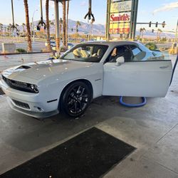 2022 Dodge Challenger R/T - w/Carfax