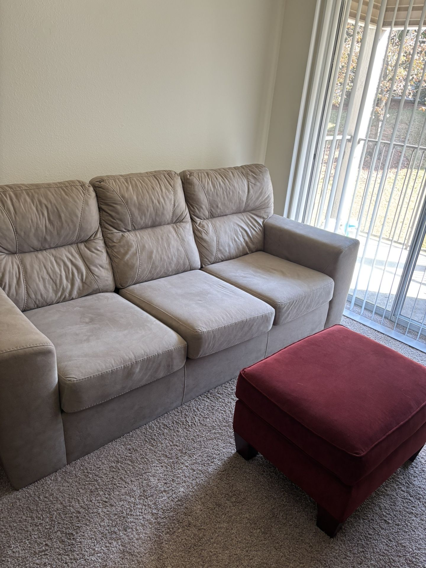 Cozy Classic Sofa, Comes with a small Futon