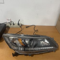 Passenger Side OEM Headlight 2013-2015 Honda Accord Sedan