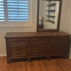 Dresser With Mirror 