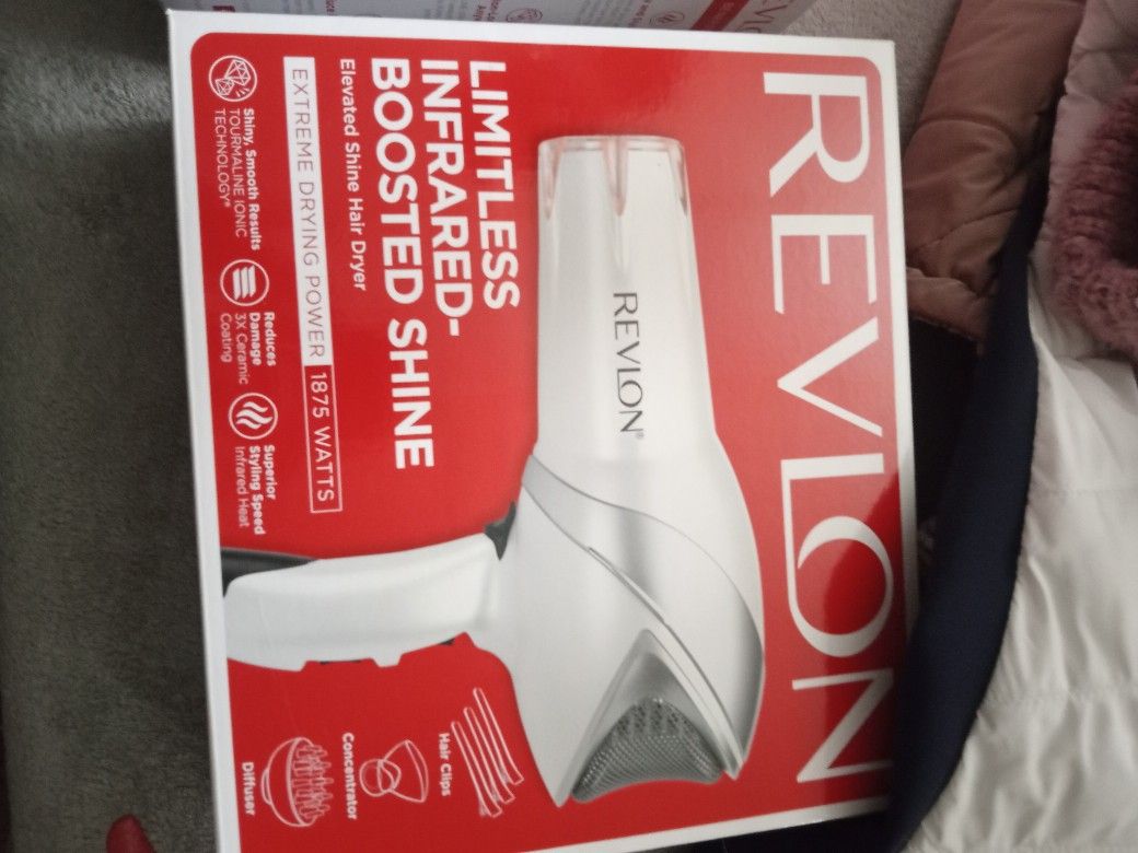Revlon Limitless Infrared Boosted Shine