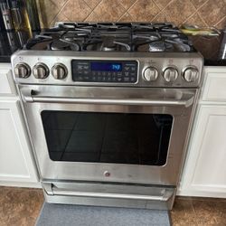 GE Gas Stove