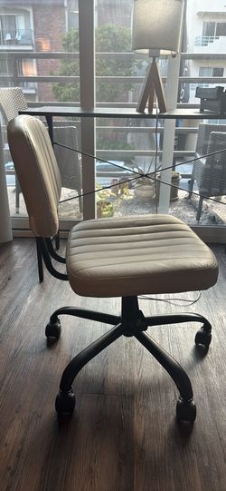 Desk chair