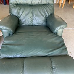 It Doesn’t Show In The Pictures But It Dark Leather Chair Excellent Condition For Sale $150 