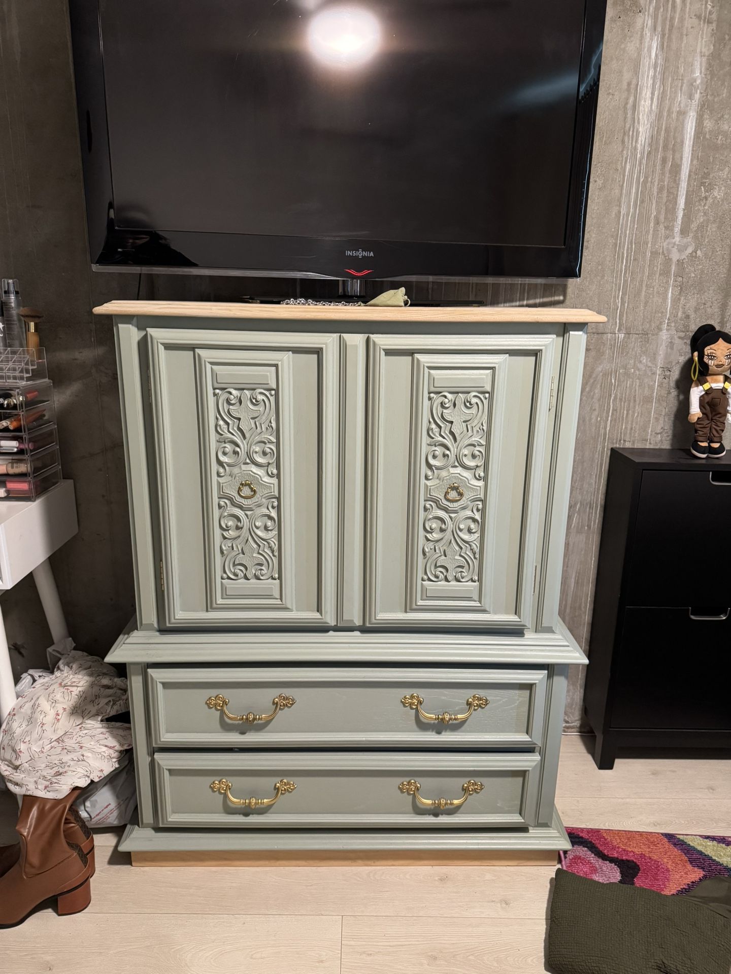 Wardrobe/armoire