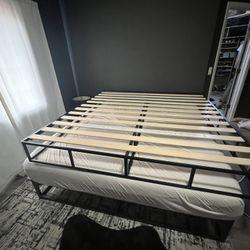 Zinus King bed frame/ Box Spring 