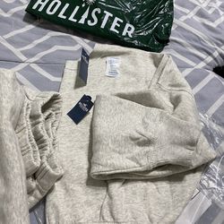 NEW Hollister Women’s Winter Set