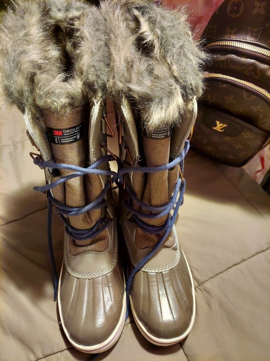 Snow Boots Women Size 7 Like New