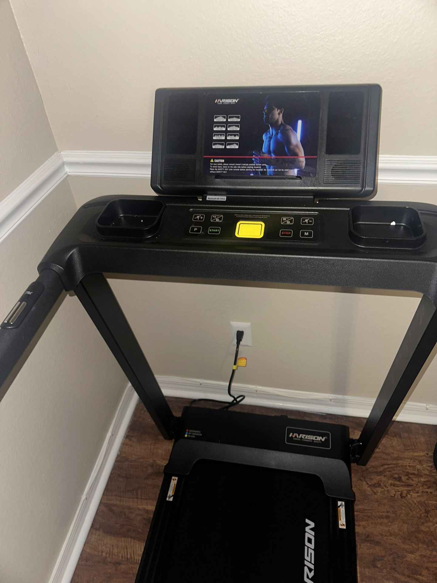 treadmill 300 lbs capacity only 2 months old