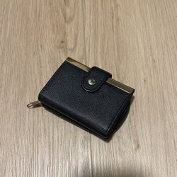 Black Tri Fold Wallet With Coin Section
