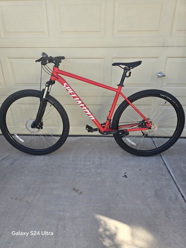 SPECIALIZED ROCKHOPPER MOUNTAIN BIKE 29ER (XLARGE FRAME)