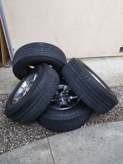 Set of 4 Toyota Tundra Wheels with Tires